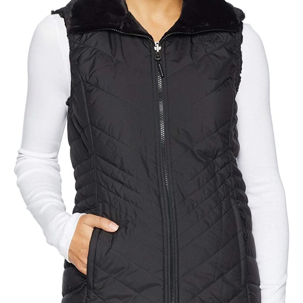The North Face Mossbud Reverseable Vest in Large, Black